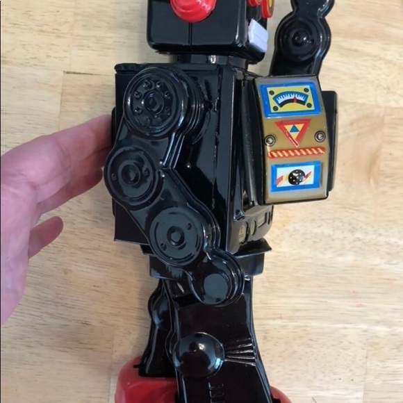 Millenium Robot 2000 Replica Japanese Battery Operated Attacking Robot - Picture 7 of 12